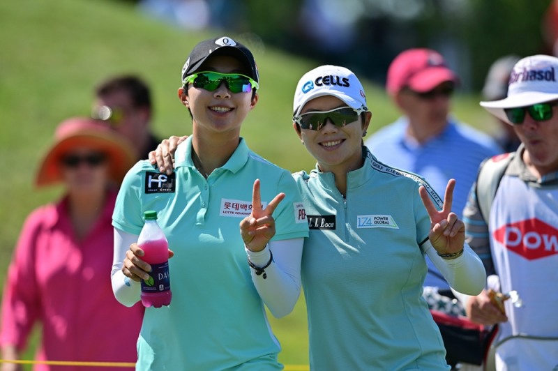 김효주-지은희 조는 합계 10언더파로 공동 6위에 자리했다.