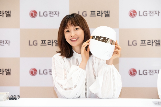 LG전자, ‘LG 프라엘 플러스’ 출시 기념 ‘이나영 팬 사인회’ 성황리 개최