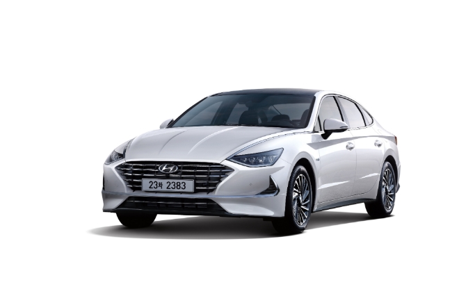 현대차가 자사 최초의 솔라루프 시스템과 세계 최초의 능동 변속제어 기술을 적용한 신형 쏘나타 하이브리드를 출시하고 본격 판매에 돌입한다고 22일(월) 밝혔다. / 사진 제공 = 현대자동차