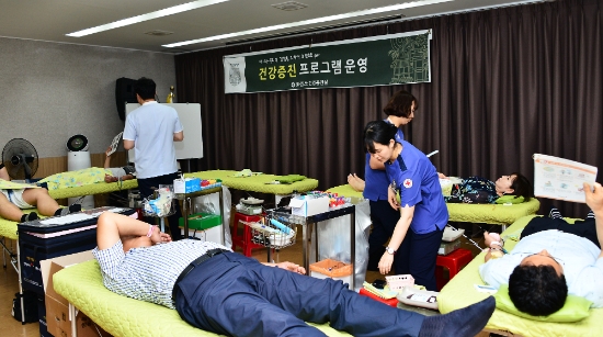 담양군(군수 최형식)은 지난 22일 군청과 보건소, 유관기관을 대상으로 ‘하절기 헌혈 행사’를 진행했다./사진=담양군