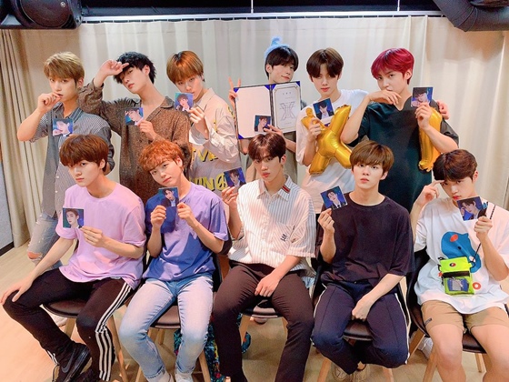 사진=엑스원공식트위터