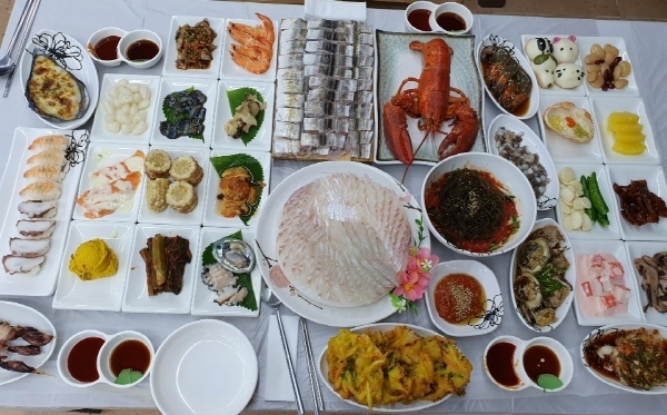 여름휴가 여행, 물회·하모샤브샤브 즐길 수 있는 여수맛집 진남횟집