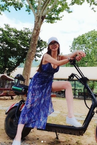 강예빈, '압도적 다리 길이' 남다른 비주얼...인스타 보니 눈 휘둥그레