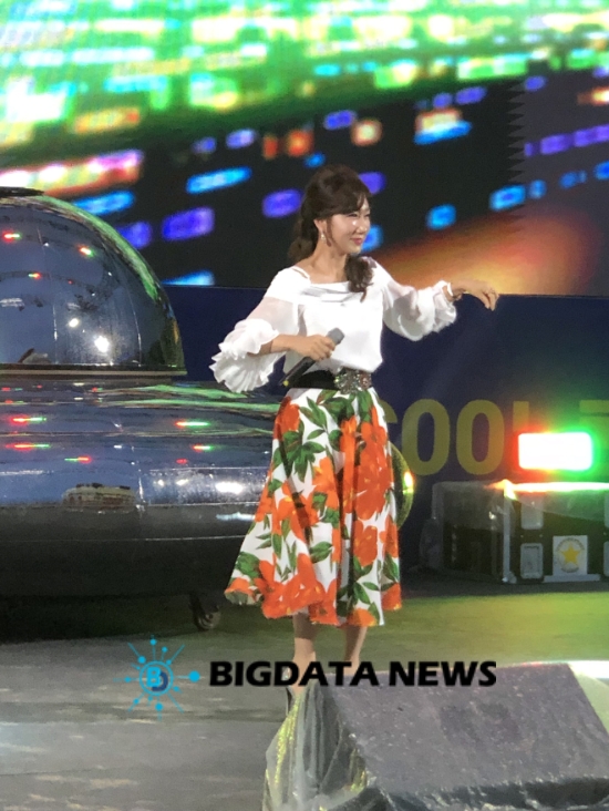 '십년만돌려주세요'의 트로트 가수 하나영/사진=빅데이터뉴스