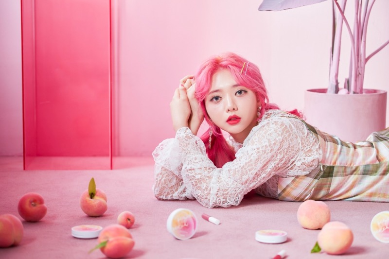 스콘, 뷰티 크리에이터 미아와 저소득층 소녀 생리대 지원 자선행사 개최