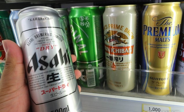 GS25와 CU, 세븐일레븐, 이마트24 등 편의점 업계가 맥주할인 행사에 일본맥주를 제외하기로 하면서 아사히 등 일본맥주의 점유율이 더 떨어질 전망이다.
