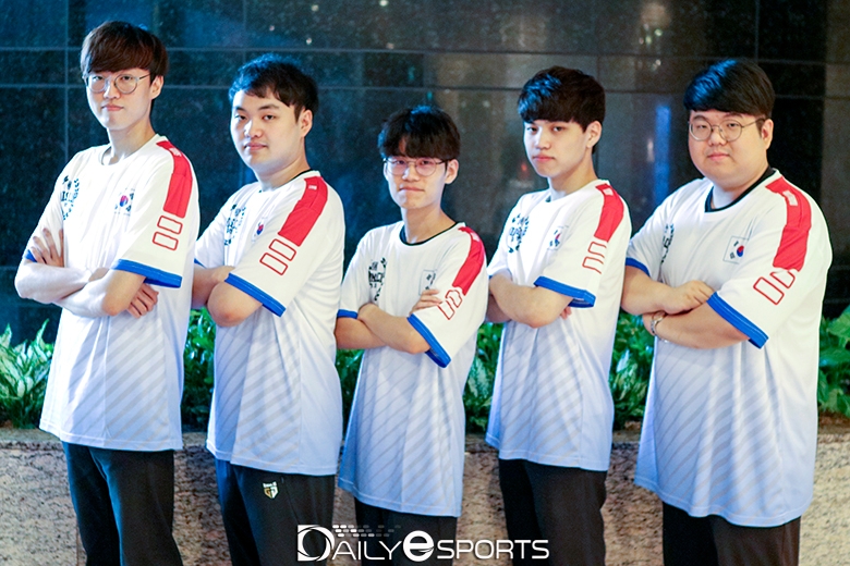 왼쪽부터 '아쿠아파이브' 유상호, '피오' 차승훈, '로키' 박정영, '이노닉스' 나희주, 배승후 감독.