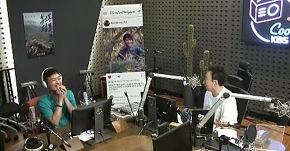 조우진이라디오에출연해박명수를만났다