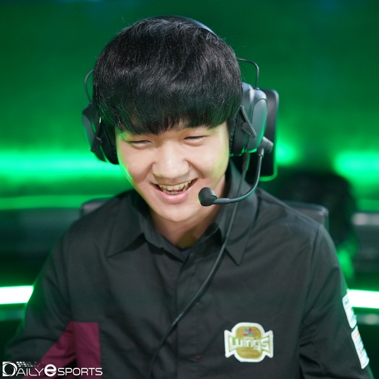 LCK 데뷔 첫 승을 신고한 진에어 그린윙스의 미드 라이너 '천고' 최현우.