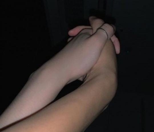 솜혜인 미스테리 '또' 증폭, 숨은 이야기 터지자 sns '카더라 통신' 일파만파