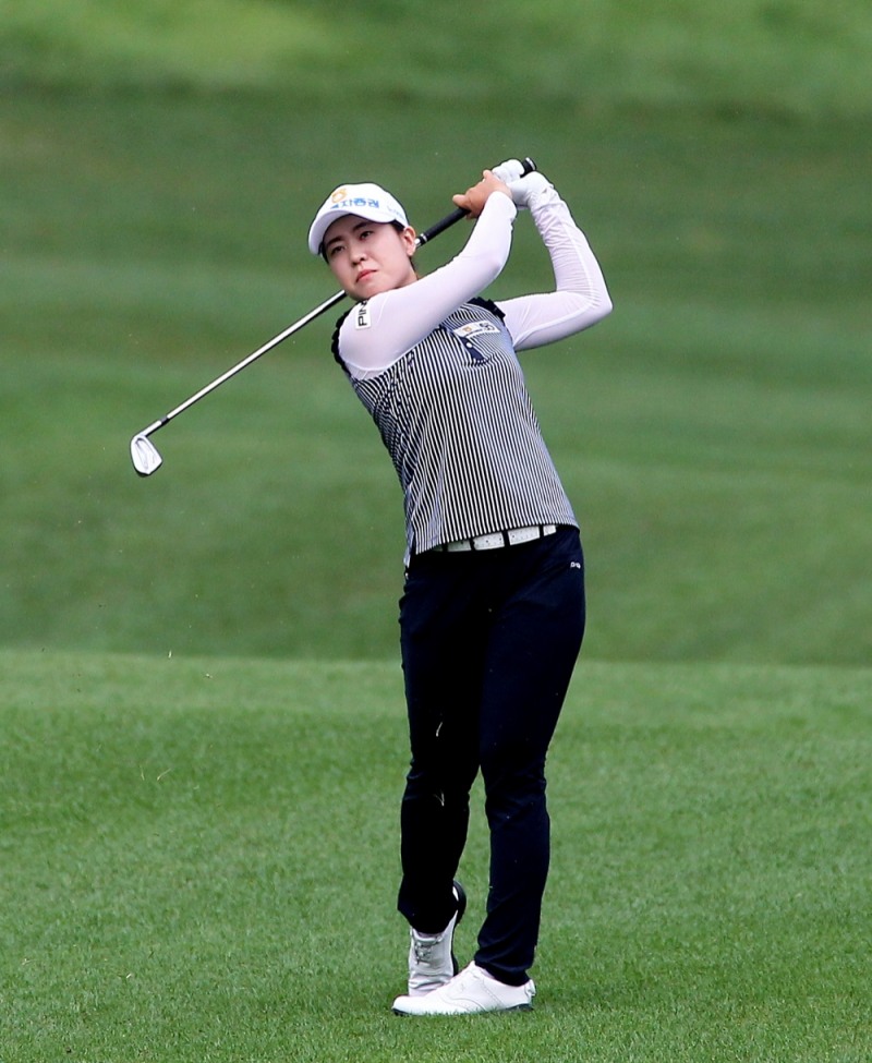 2위 그룹에 2타 앞선 박민지. 사진-김상민 기자