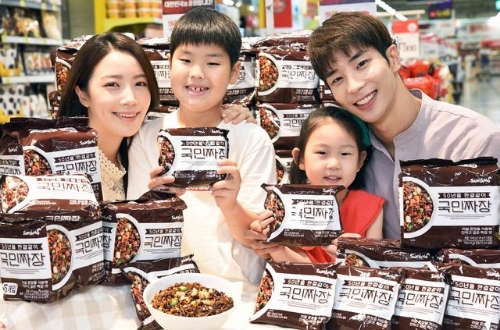 홈플러스, 신제품 '국민짜장' 출시