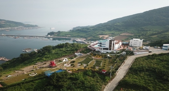 통영 펜션 욕지도를 한눈에 바라볼 수 있는 최고의 전망대 ‘욕지도 지중해 펜션’