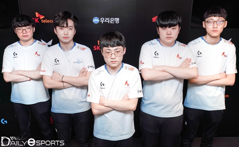 정규 시즌을 2위로 마무리한 담원 게이밍.