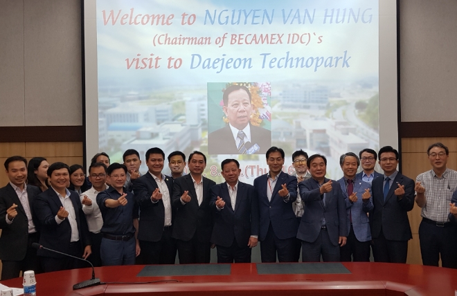 베트남 베카멕스 그룹 방문단 모습. / 사진 제공 = 대전테크노파크 제공