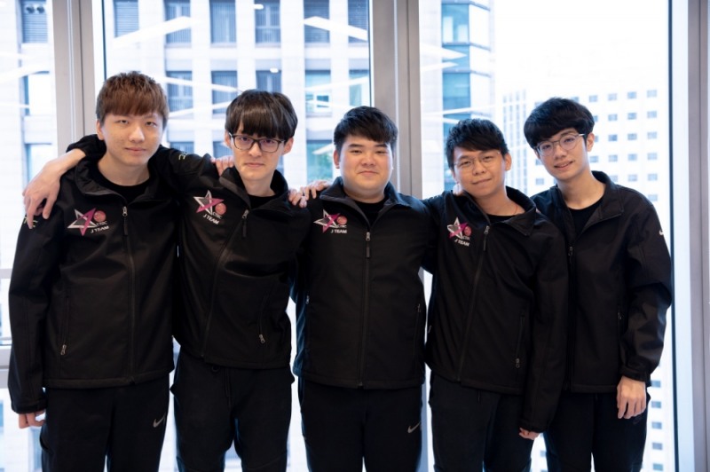 LMS에서 가장 먼저 롤드컵에 진출한 J팀(사진=J팀 페이스북 발췌).