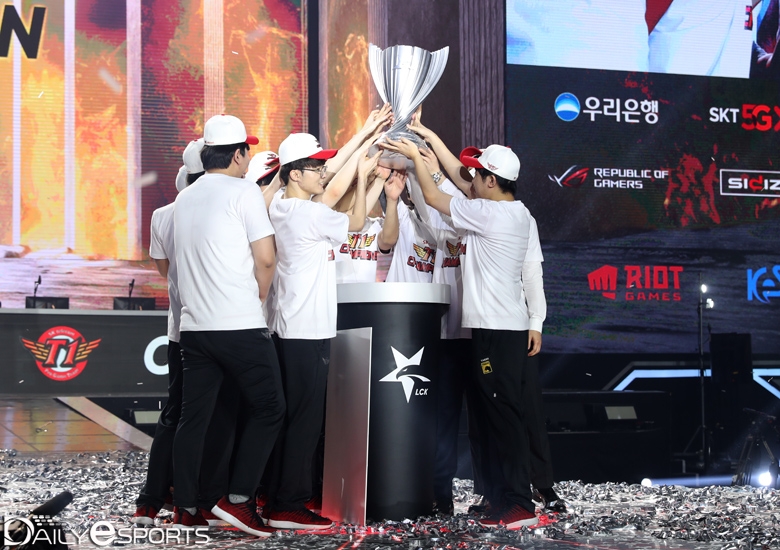SKT, LCK 사상 첫 포스트 시즌 스윕 우승