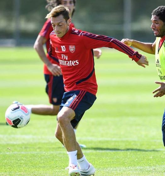 메수트외질인스타그램