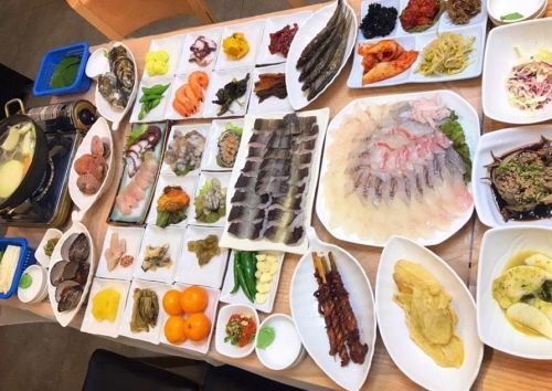 여수 맛집 사계절횟집, "'하모 세트'로 여수의 맛 흠뻑 즐겨보세요"