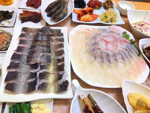 여수 맛집 사계절횟집, "'하모 세트'로 여수의 맛 흠뻑 즐겨보세요"