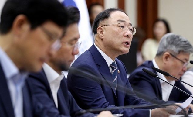 정부, 경기 진작 위해 중소기업 근로자에게 휴가비 지원한다