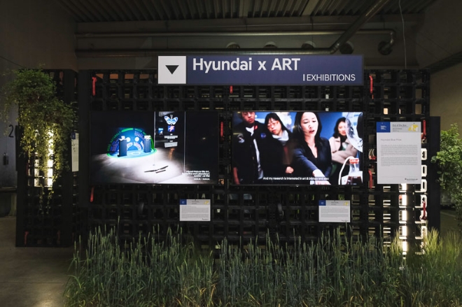 현대자동차가 예술과 첨단 기술의 융합으로 도래할 미래 사회의 모습을 선보이는 미디어아트 및 테크놀로지 축제 ‘아르스 일렉트로니카 페스티벌 2019(Ars Electronica Festival 2019)’을 공식 후원한다.‘Hyundai x ART’ 전시 부스 전경. / 사진 출처 = Stefan Fuertbauer/Getty Images for Hyundai