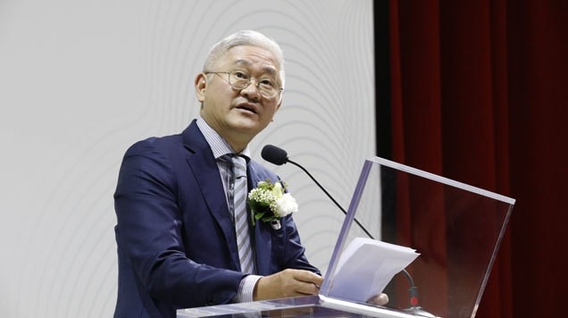 서경배 회장 "변화 즐기고 과감히 도전하자"