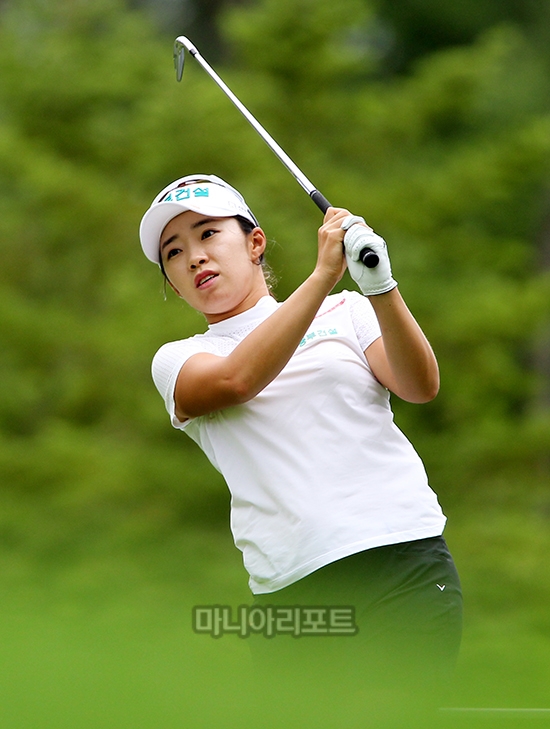 [포토] 김수지 '바람을 이기는 자가 승리한다'