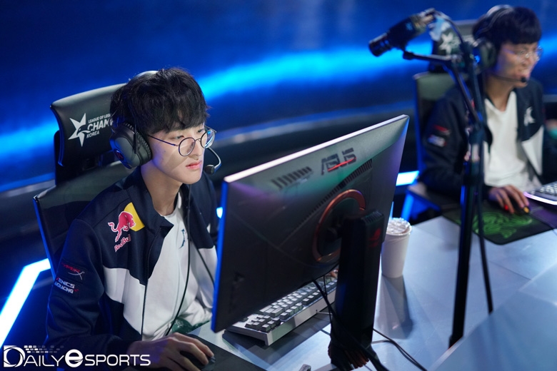 킹존 드래곤X의 미드 라이너 '내현' 유내현.