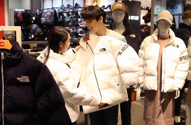 신세계X노스페이스 숏패딩