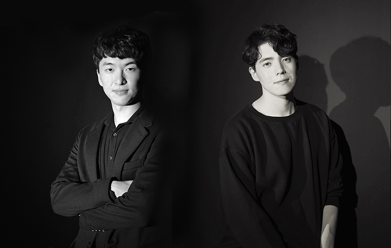 전 프로게이머 조명환(왼쪽)과 연극 내에서 조명환 역을 맡은 배우 민광준.