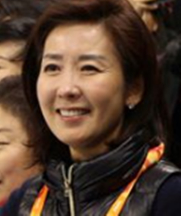 나경원 아들 논문 미스테리 일파만파...도대체 진실은? 온라인 '갑론을박' 후끈