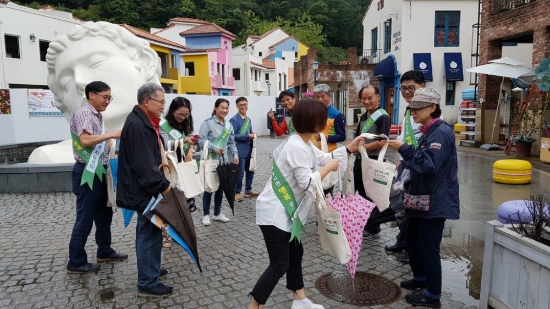 담양군은 민족 대명절 추석을 맞이해 연휴기간에 고향을 찾는 귀성객과 지역을 방문하는 관광객을 대상으로 귀농‧귀촌홍보 활동을 진행한다./사진=담양군