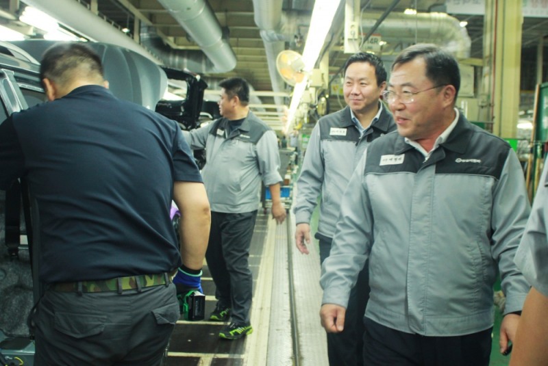 쌍용차 예병태 대표이사, 추석 앞두고 생산 현장 방문 격려