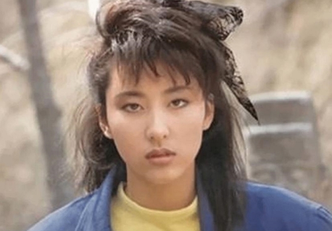 김완선 화제, “난 소개팅 안 해봤다” 올해 나이는?/사진 출처 : 온라인 커뮤니티