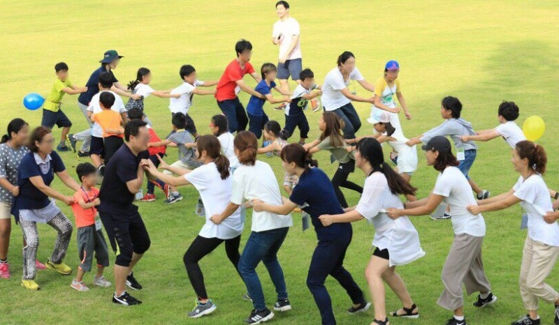 “스마트폰 줄이고, 가족 소통 늘리고” 미디어과의존 숲치유캠프 개최