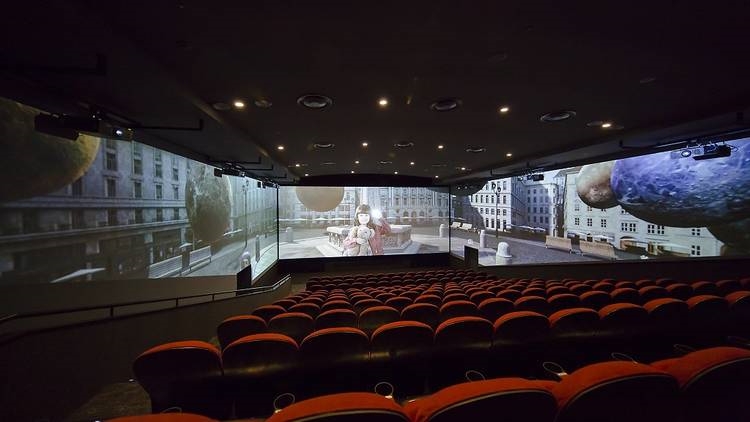 (아쿠아 시티 ‘유나이티드 시네마’ 전경, 출처 : 아쿠아 시티 공식 홈페이지)