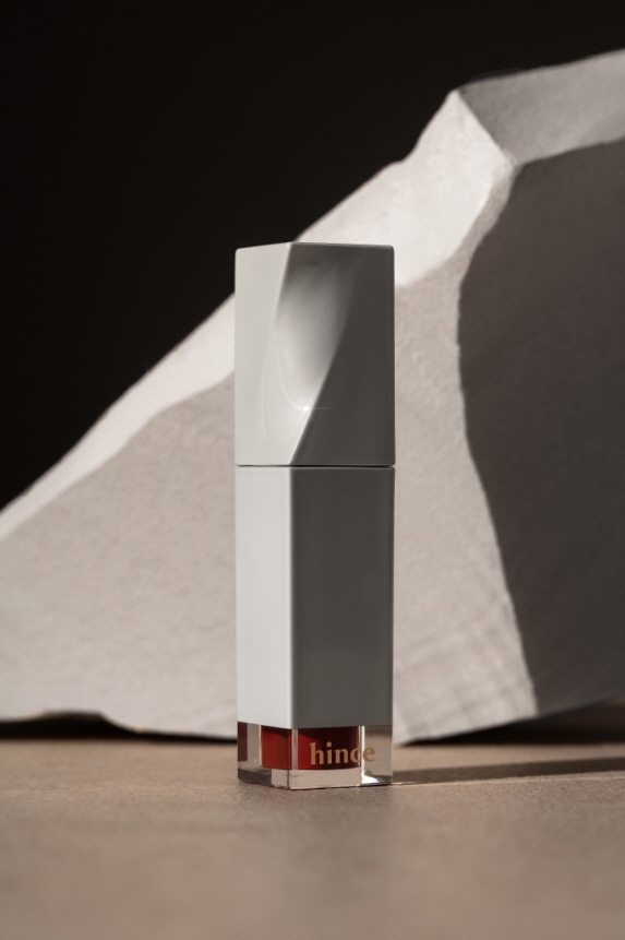 올 가을 힌스(hince)가 제안하는 뉴 클래식 컬러, 무드인핸서 리퀴드 글로우 출시