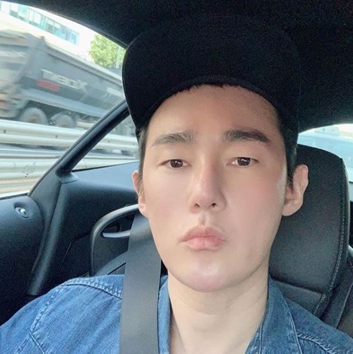 허지웅(사진=인스타그램캡처)