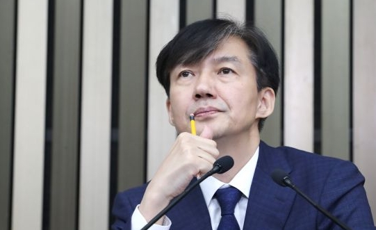 "조국 장관, 자택 압수수색 당시 수사팀장에 전화" 주광덕 의원 지적 파문