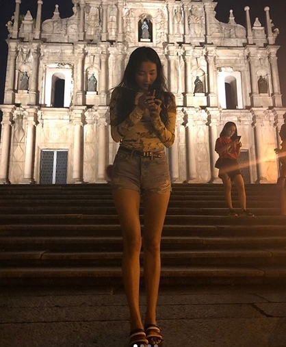 ‘오윤아’가 이날 하루 이목을 사로 잡고 있다 / 출처 에스엔에스