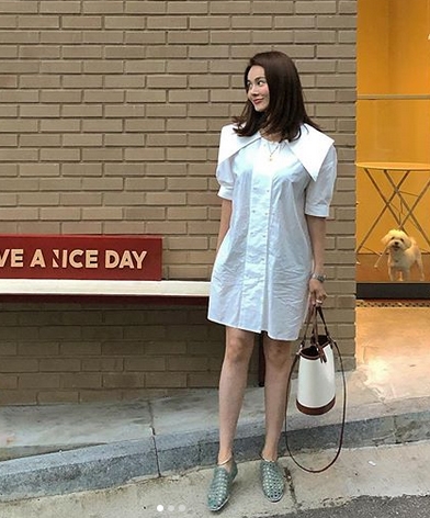 ‘아이비’ 아하가 이날 하루 이목을 사로 잡고 있다 / 출처 에스엔에스