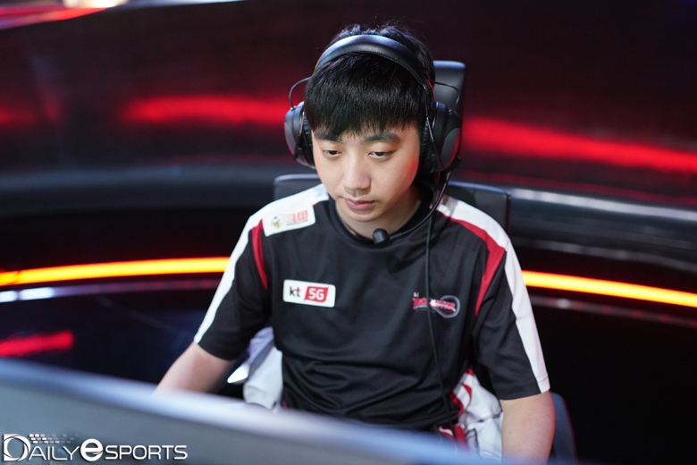 은퇴를 선언한 '스코어' 고동빈이 롤드컵 현장 소식을 전하는 리포터로 깜짝 변신한다.