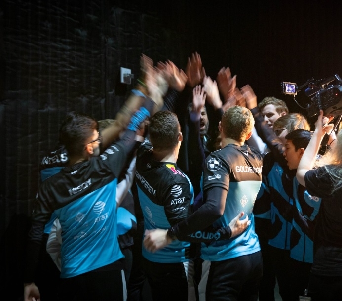 롤드컵 7연속 진출에 빛나는 클라우드 나인(사진=라이엇 게임즈 제공).