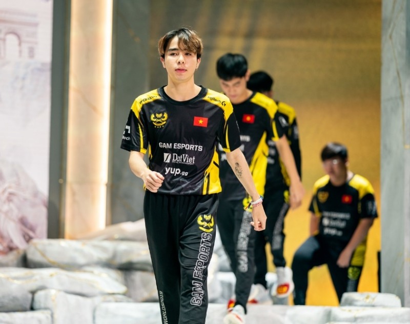 GAM e스포츠 선수들이 경기장에 입장하고 있다(사진=라이엇 게임즈 제공).