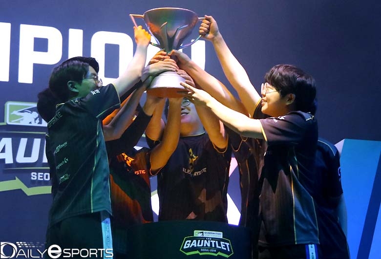 오버워치 컨텐더스 건틀렛 우승을 차지한 엘리먼트 미스틱.