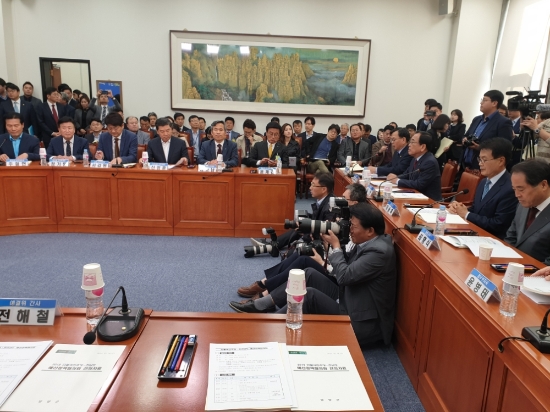 김준성 영광군수는 국회에서 전라남도의 예산정책협의회에 참석하여 사업비 확보를 위한 정당 차원의 협조와 지원을 요청했다./사진=영광군