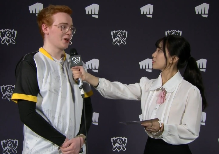 스플라이스의 서포터 'Norskeren' 토레 호엘 엘리엇슨(왼쪽, 사진=생중계 화면 캡처).