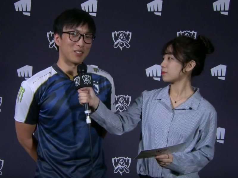 리퀴드의 원거리 딜러 'Doublelift' 일리앙 펭(왼쪽, 사진=생중계 화면 캡처).