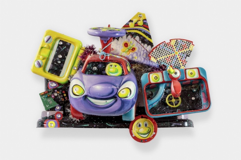 BEEP BEEP, 2017, oil, crystals and found Kenny Kenny Scharf, objects, 56 x 73.75 x 29.25 cm, Courtesy of the artist and BAIK ART LA/Seoul / 사진=BAIK ART Seoul